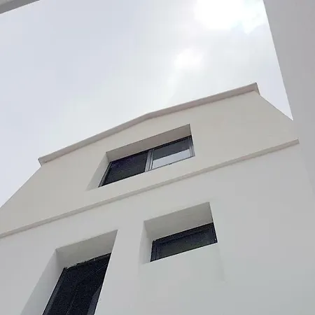 The White House * Orzola